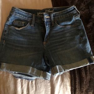 High waisted shorts 🌞